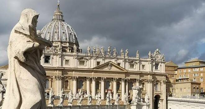 Guerra aperta in Vaticano