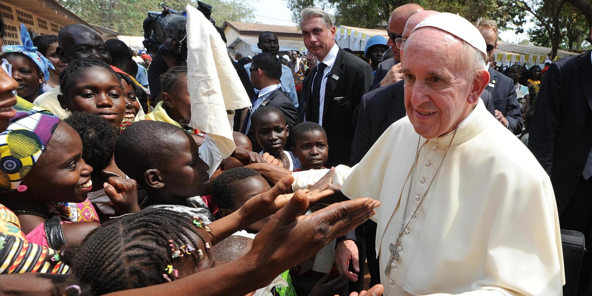Papa in Africa profezia e miracolo