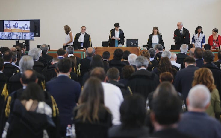 Mafia sbranata al Colosseo e ricacciata in Sicilia