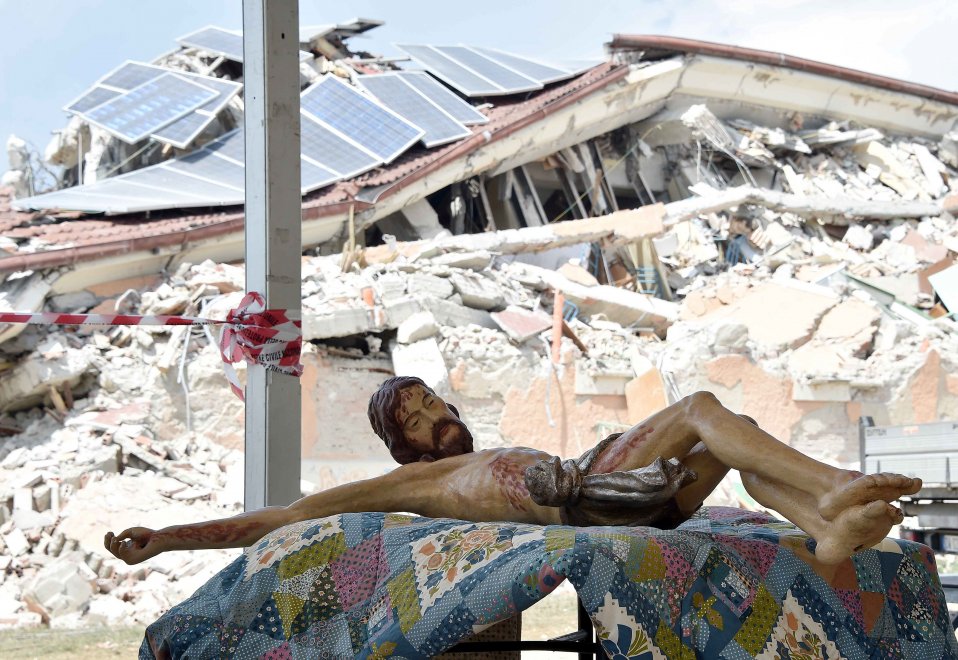 Terremoto anno zero cronaca di un disastro continuo