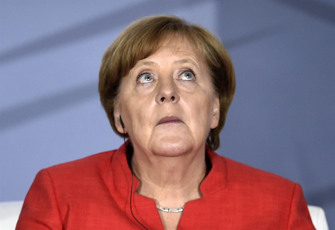 Angela Merkel argina la spinta nazional populista ma Berlino si allontana da Bruxelles