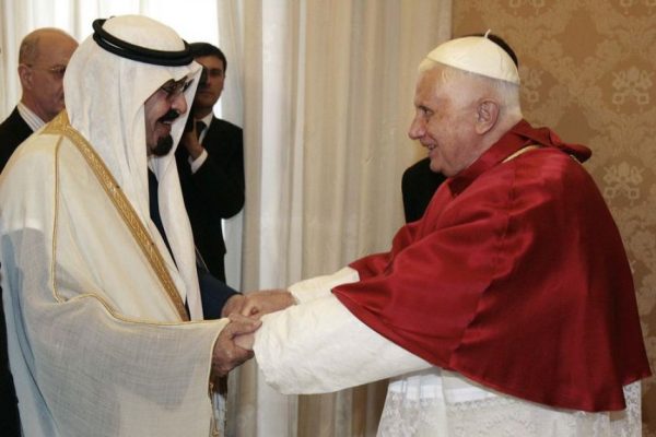 papa-francesco-missionario-impossibile-in-arabia-saudita-e-cina-re-Abdullahd-e-papa-benedetto-xvi.