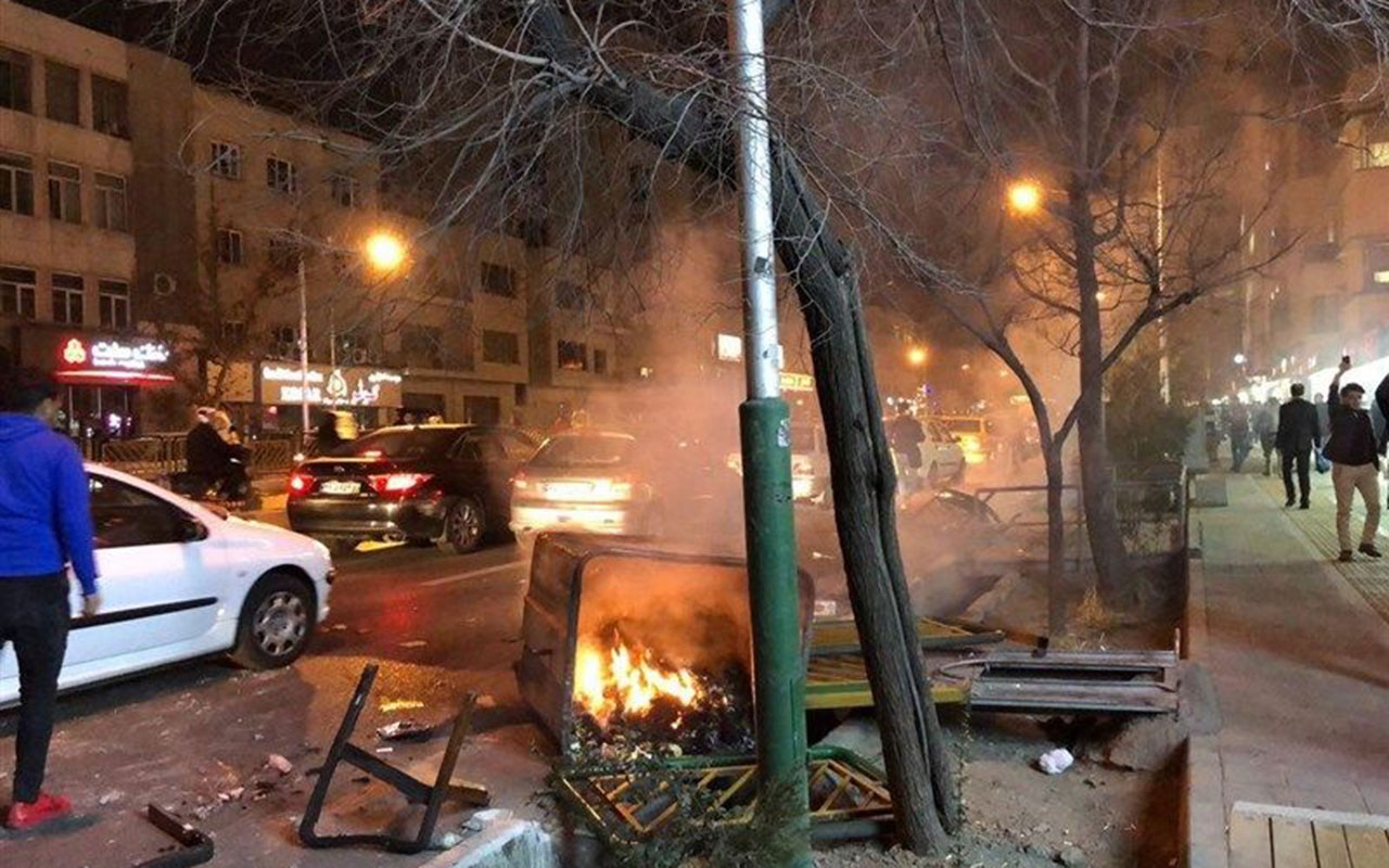 Cause e retroscena della tragedia in corso in Iran
