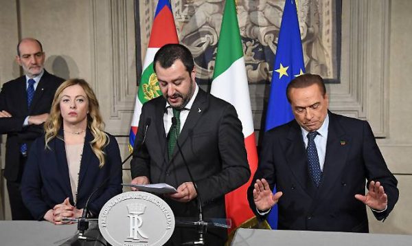 La crisi si avvita sulla Siria Berlusconi rischia la Lega vede Palazzo Chigi
