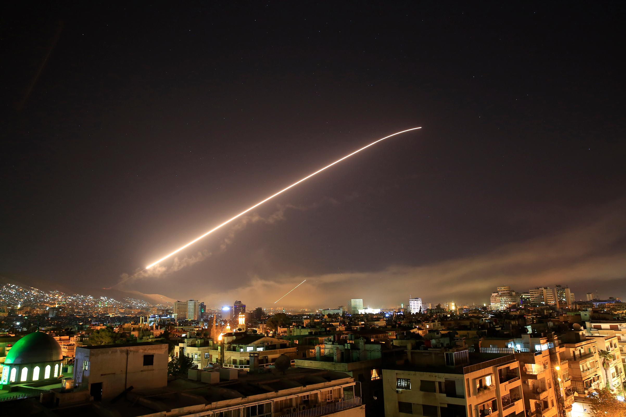 Scattato l'attacco in Siria pioggia di missili contro il regime di Assad