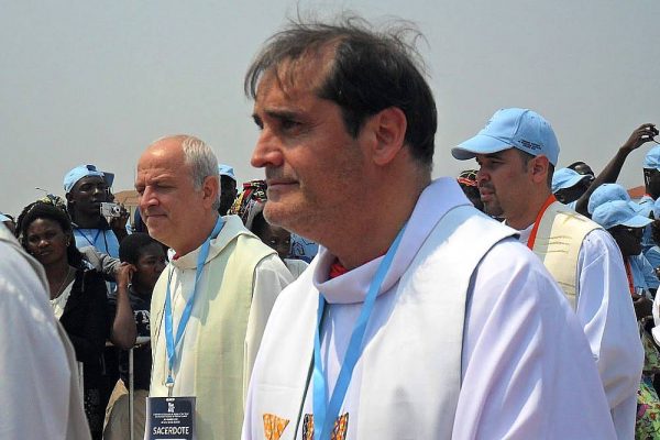Missionari martiri e preti pedofili i due volti inconciliabili della Chiesa 