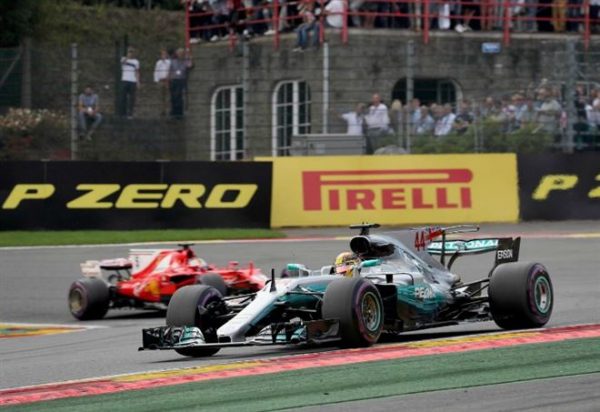 Magia Ferrari nel motore e Vettel invincibile sorpassa Hamilton
