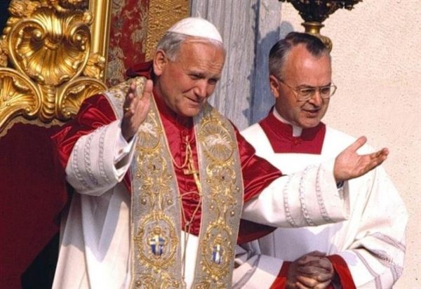 I miracoli di Padre Pino Puglisi salvano il Papa dai veleni e la Sicilia dalla mafia