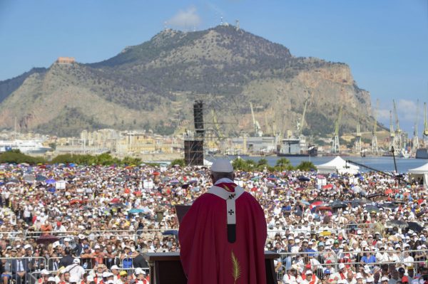 Papa Francesco ai mafiosi ultima fermata prima dell’inferno del carcere a vita