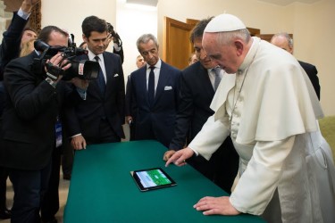 Chiesa web e giornalismo profetico la comunicazione secondo Bergoglio