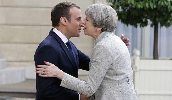 May & Macron l'epilolo di due leader in bilico