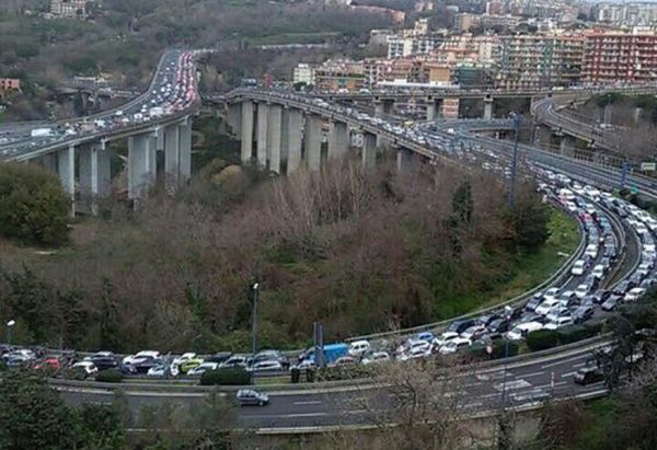 Beffa post Morandi in Liguria autostrade più care
