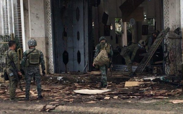 Due bombe in Cattedrale strage di cattolici nelle Filippine