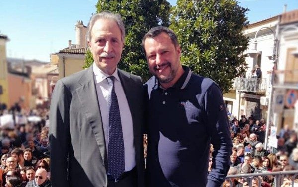 Salvini mattatore Di Maio disperato Berlusconi sull'uscio Pd a galla