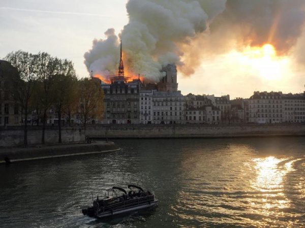 L’inferno di Notre Dame e l'angoscia del terrorismo 