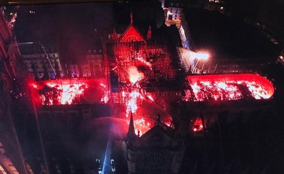 Notre Dame tutte le ipotesi per un incendio da manuale