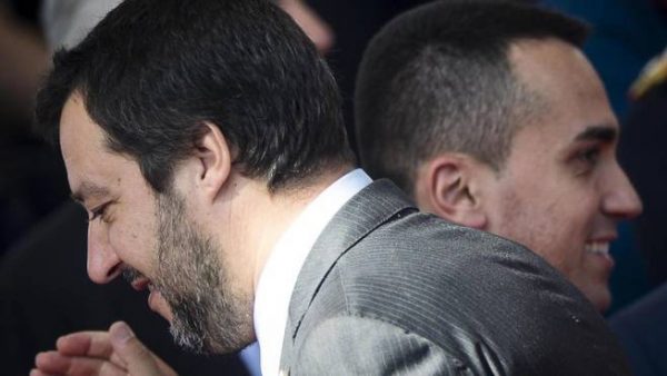Salvini pifferaio spinge i grillini fuori dal governo