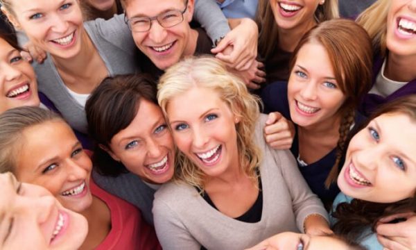 Sorriso senza segreti la rivoluzione della risata liberatoria