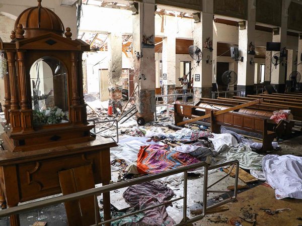 Sri Lanka dilaniato dalle stragi islamiche oltre 220 vittime