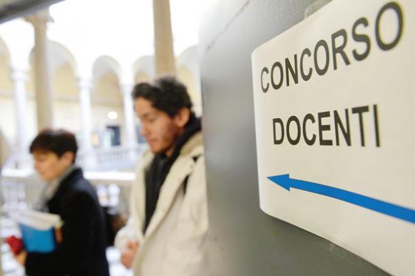 Frontiera scuola insegnanti a perdere società in crisi