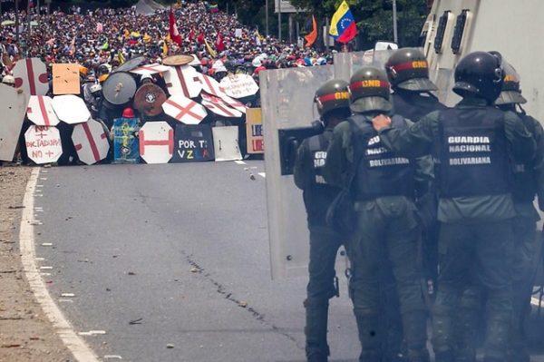 Venezuela l'inferno del Primo Maggio di guerra civile
