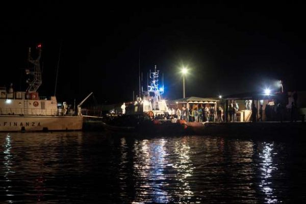 Carola Racket arrestata per l'arrembaggio a Lampedusa