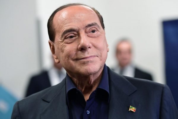 La solitudine di Berlusconi e il cinismo della politica