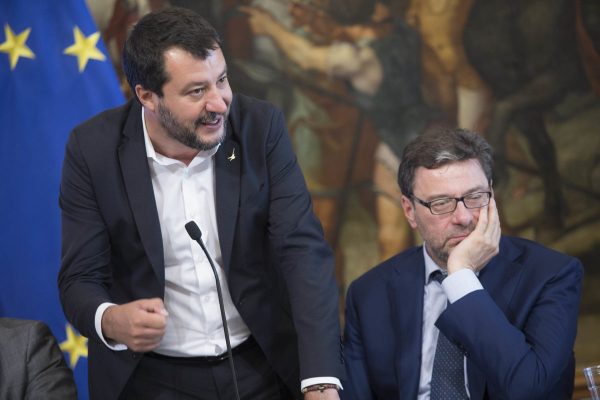 Salvini non molla e tenta il raddoppio col Trump party