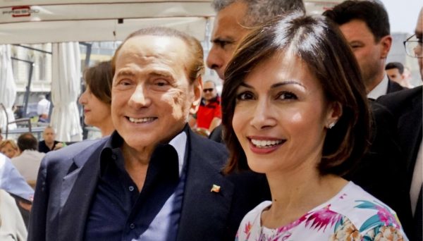 Toti exit con i saldi di fine stagione di Berlusconi