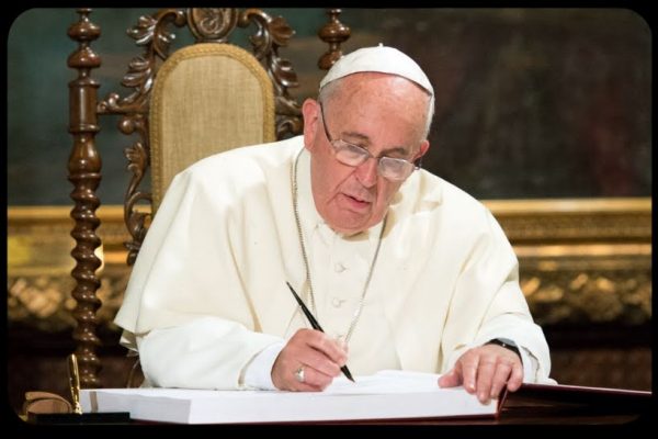 Abusi e pedofilia il Papa abolisce il segreto pontificio
