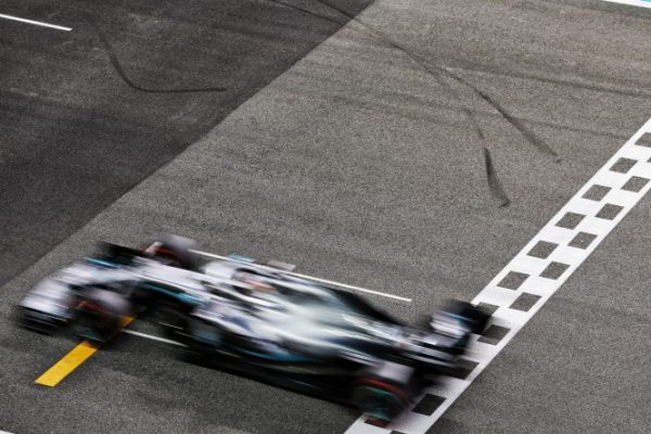 Passaggio alla Ferrari per l'asso pigliatutto Hamilton?
