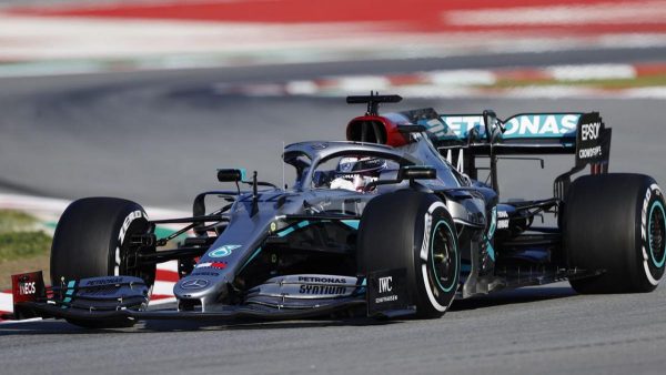F1 test di Barcellona Mercedes ok Ferrari in ritardo