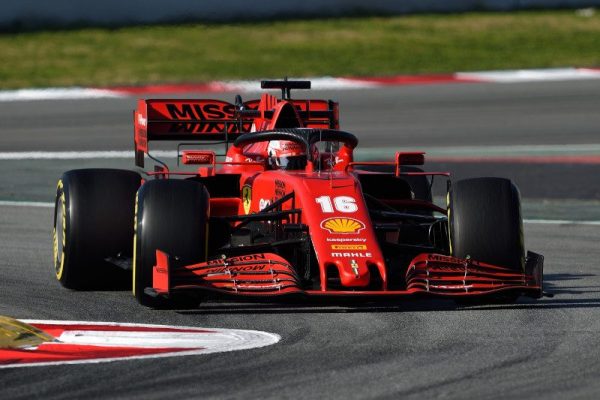 F1 test di Barcellona Mercedes ok Ferrari in ritardo