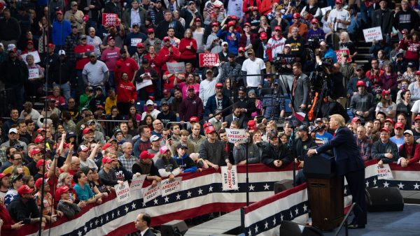 Usa: alle primarie democratiche in Iowa vince Trump