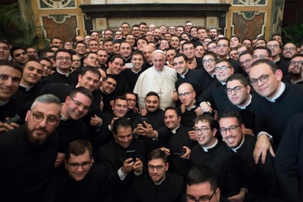 L’angoscia unitaria che paralizza il Papa e la Chiesa