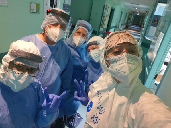 Festa del lavoro per i medici e i guariti
