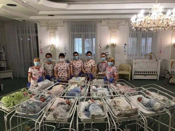 Ucraina il dramma dei neonati surrogati senza genitori 