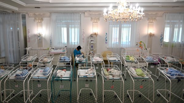 Ucraina il dramma dei neonati surrogati senza genitori