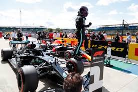Silverstone: Hamilton vince su tre ruote Leclerc terzo 