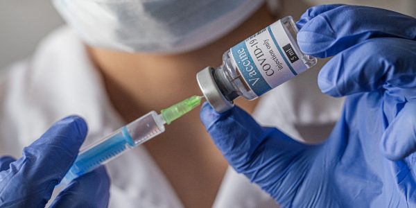 Vaccino sperimentazione ripresa torna la speranza