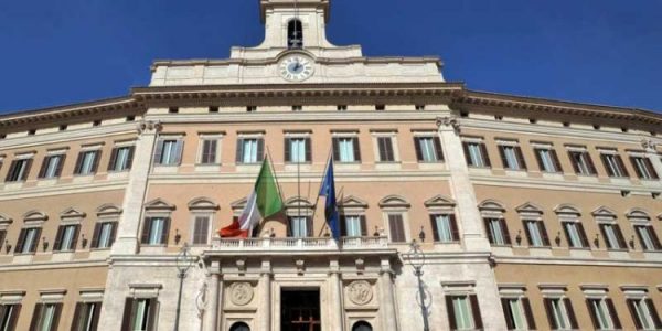 Crisi di governo stallo o trattativa Conte Fico Renzi 
