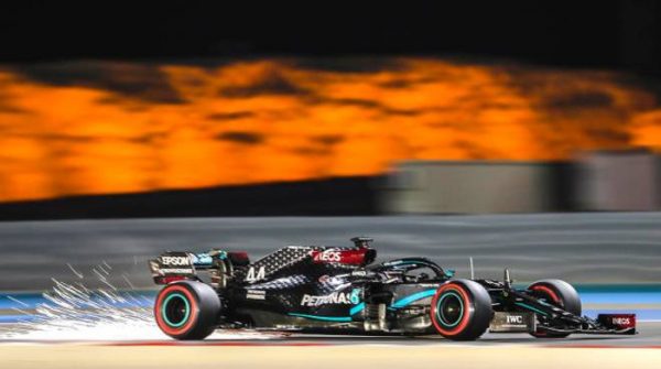 Hamilton vince pure in Bahrain Ferrari perse nel deserto