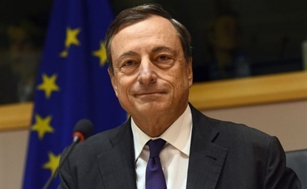 Disco verde sull'orlo della scissione dei 5 Stelle a Draghi