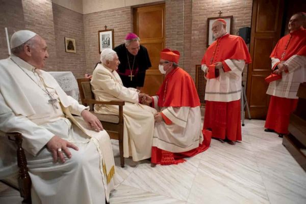 Le dimissioni interrupte di Zingaretti e quelle di Ratzinger