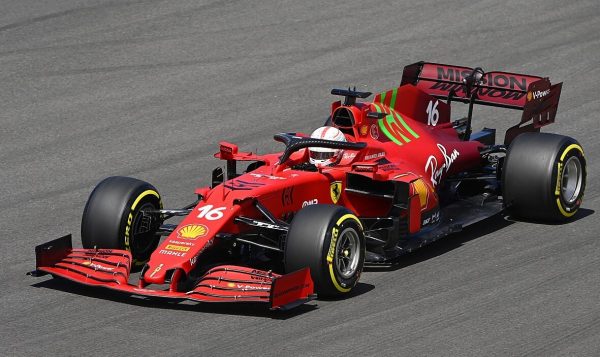 F1: Hamilton al primo tris di GP Ferrari ai piedi del podio