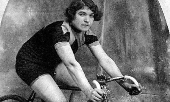 La leggenda di Alfonsina la prima campionessa della bici