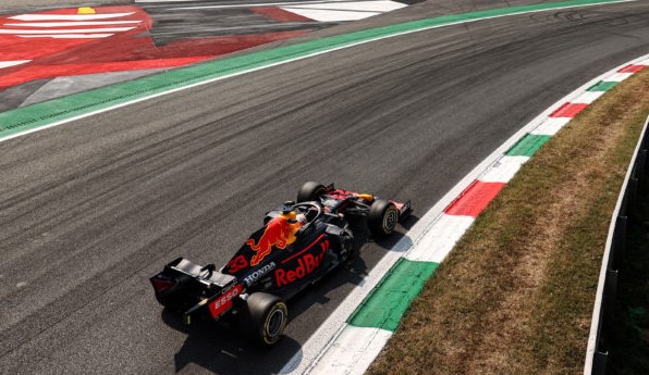 A Monza vince Ricciardo patatrac Verstappen-Hamilton