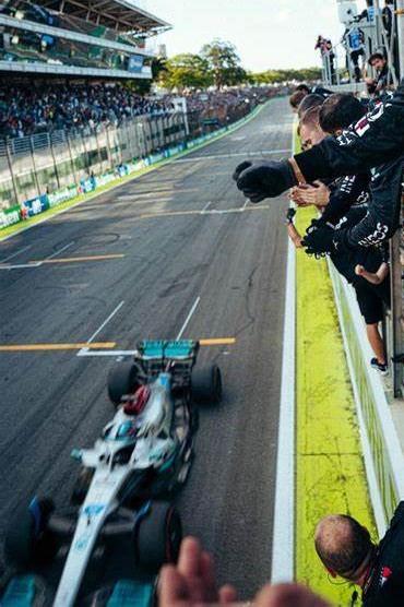 F1: al Gp del Brasile doppietta Mercedes terzo Sainz