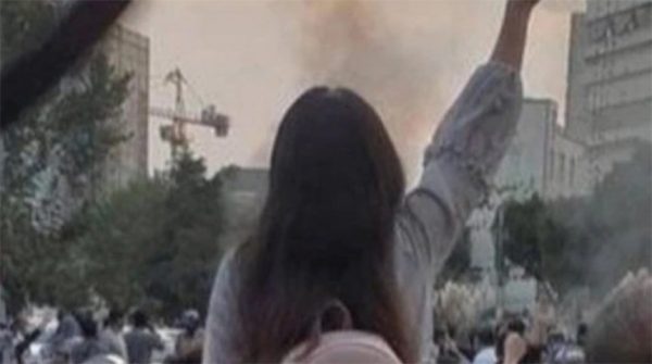 L’inferno delle donne e dei giovani nell’Iran in rivolta