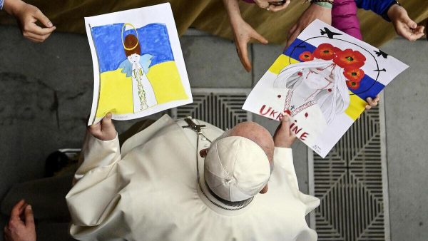 Ucraina: Papa Francesco pronto a intervenire